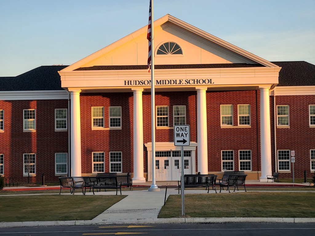 Hudson Middle School | 83 N Oviatt St, Hudson, OH 44236 | Phone: (330) 653-1316