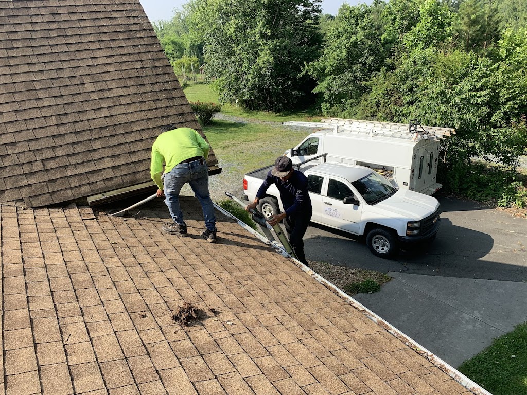 BlueJays Roofing | 3288 Coventry Forest Ln, King, NC 27021, USA | Phone: (336) 971-3665