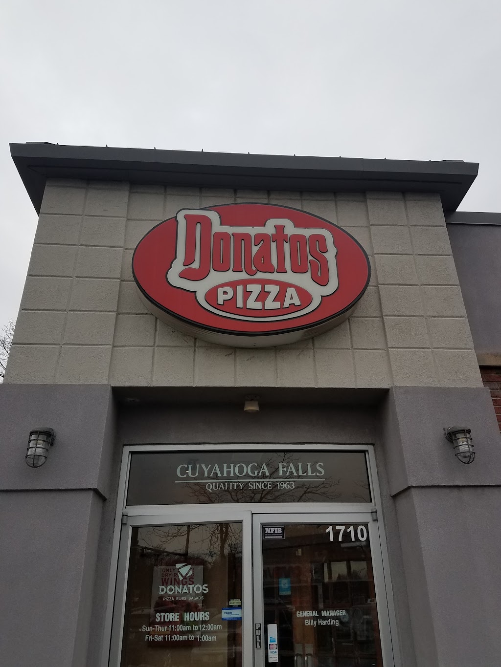 Donatos Pizza | 1710 State Rd, Cuyahoga Falls, OH 44223, USA | Phone: (330) 923-5900