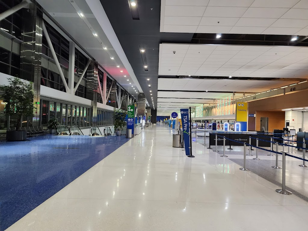 Detroit Metropolitan Wayne County Airport | Detroit, MI 48242, USA | Phone: (734) 247-7678