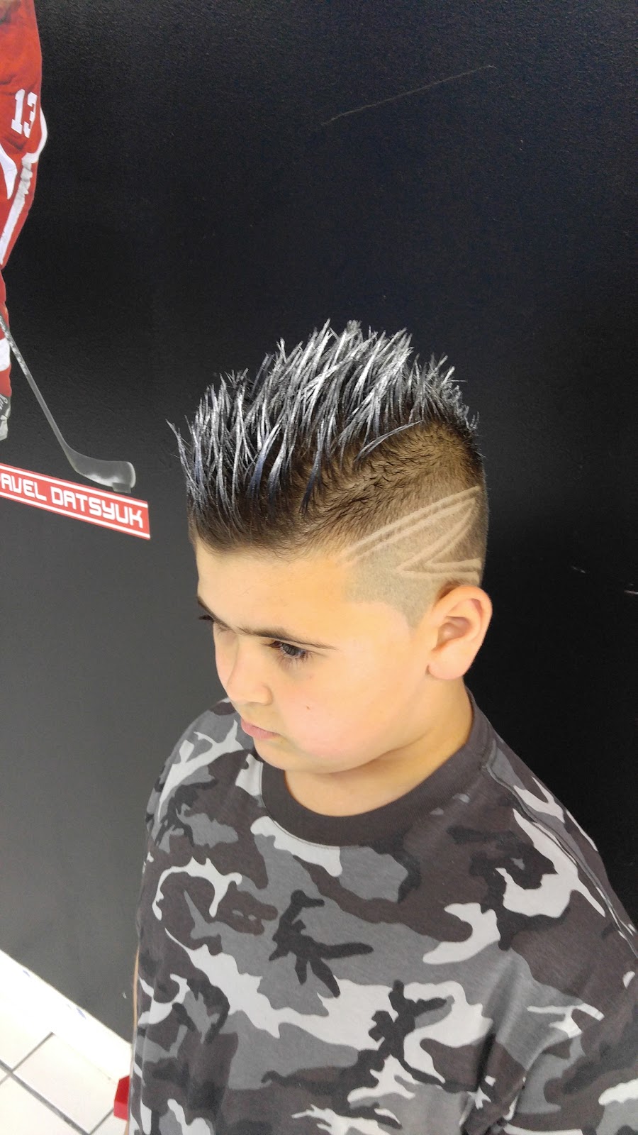 Time Out Sports Barbershop | 18619 Fort St, Riverview, MI 48193, USA | Phone: (734) 353-3377