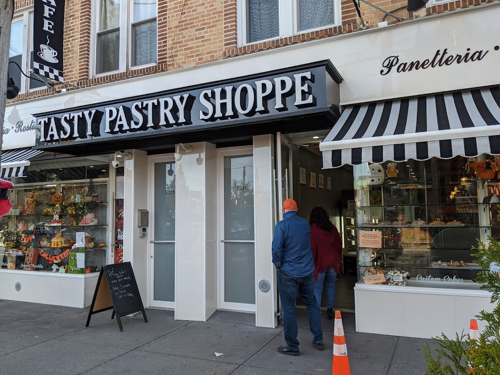 Tasty Pastry Shoppe | 8216-18 13th Ave, Brooklyn, NY 11228, USA | Phone: (718) 833-9493