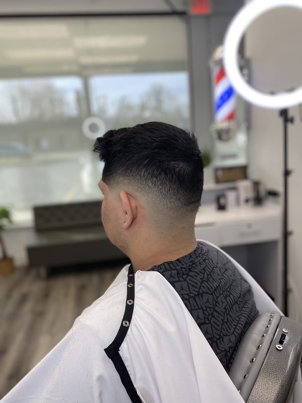 Barbería Inc | 805 N Main St, Glen Ellyn, IL 60137, USA | Phone: (630) 818-6977