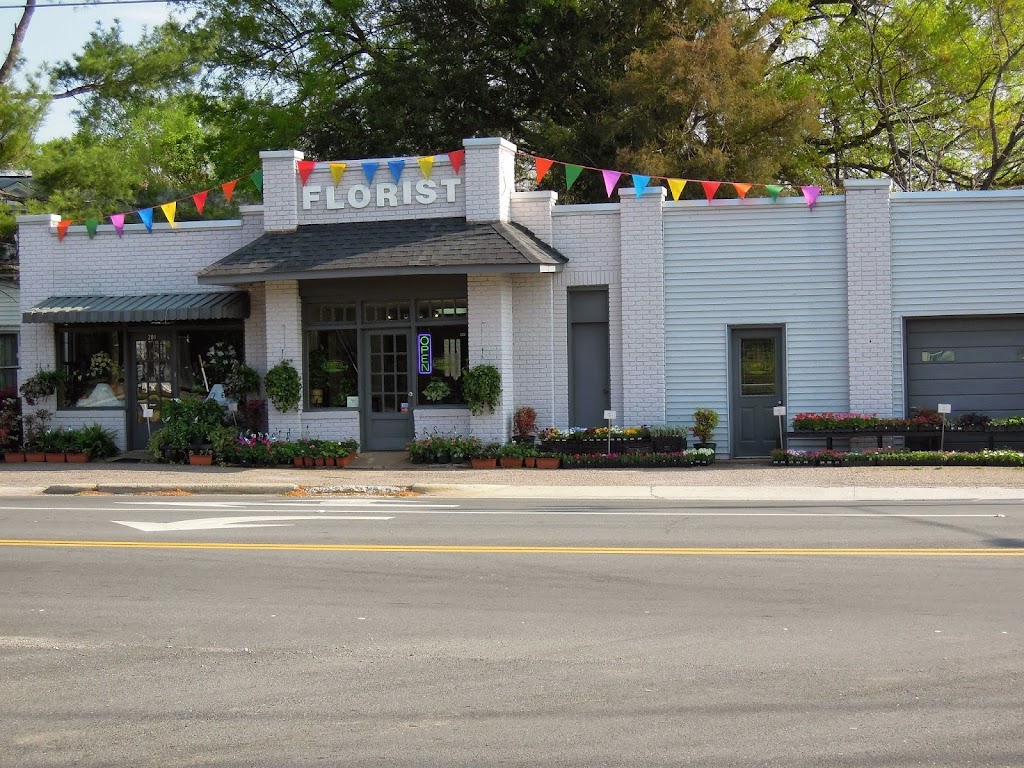 Garretts Flower Shop | 201 S Greensboro St, Liberty, NC 27298, USA | Phone: (336) 622-4556