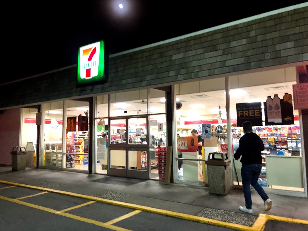 7-Eleven | 218 Cardiff Pl, Santa Cruz, CA 95060, USA | Phone: (831) 429-1261