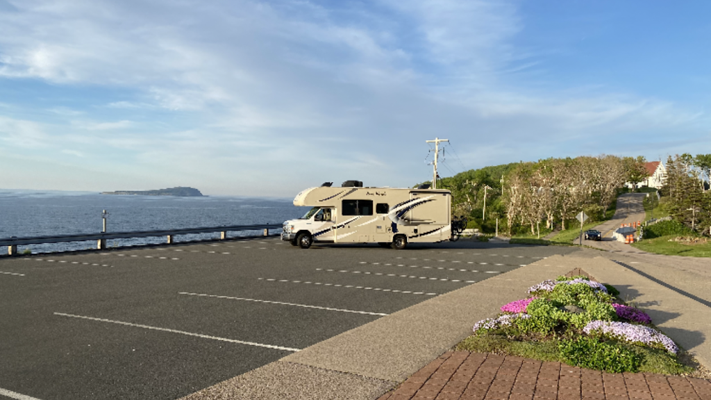 Tecumseh RV Rentals | 12843 James Crescent, Tecumseh, ON N8N 3M7, Canada | Phone: (519) 919-8225