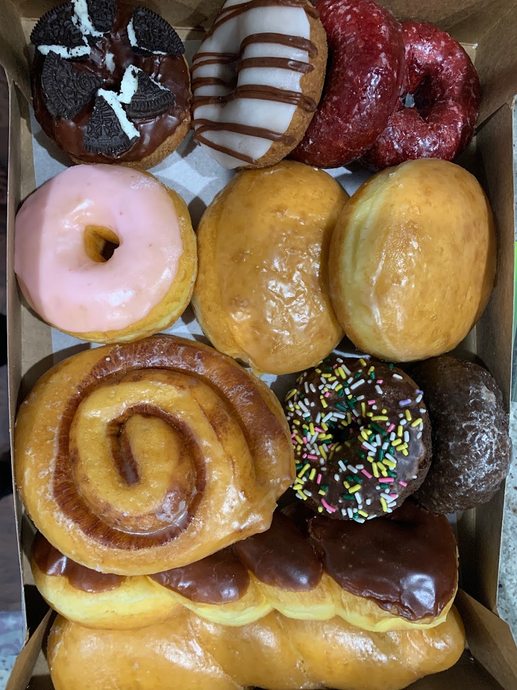 Sarah Donuts- Cumming GA | 3020 Old Atlanta Rd, Cumming, GA 30041, USA | Phone: (470) 239-7061