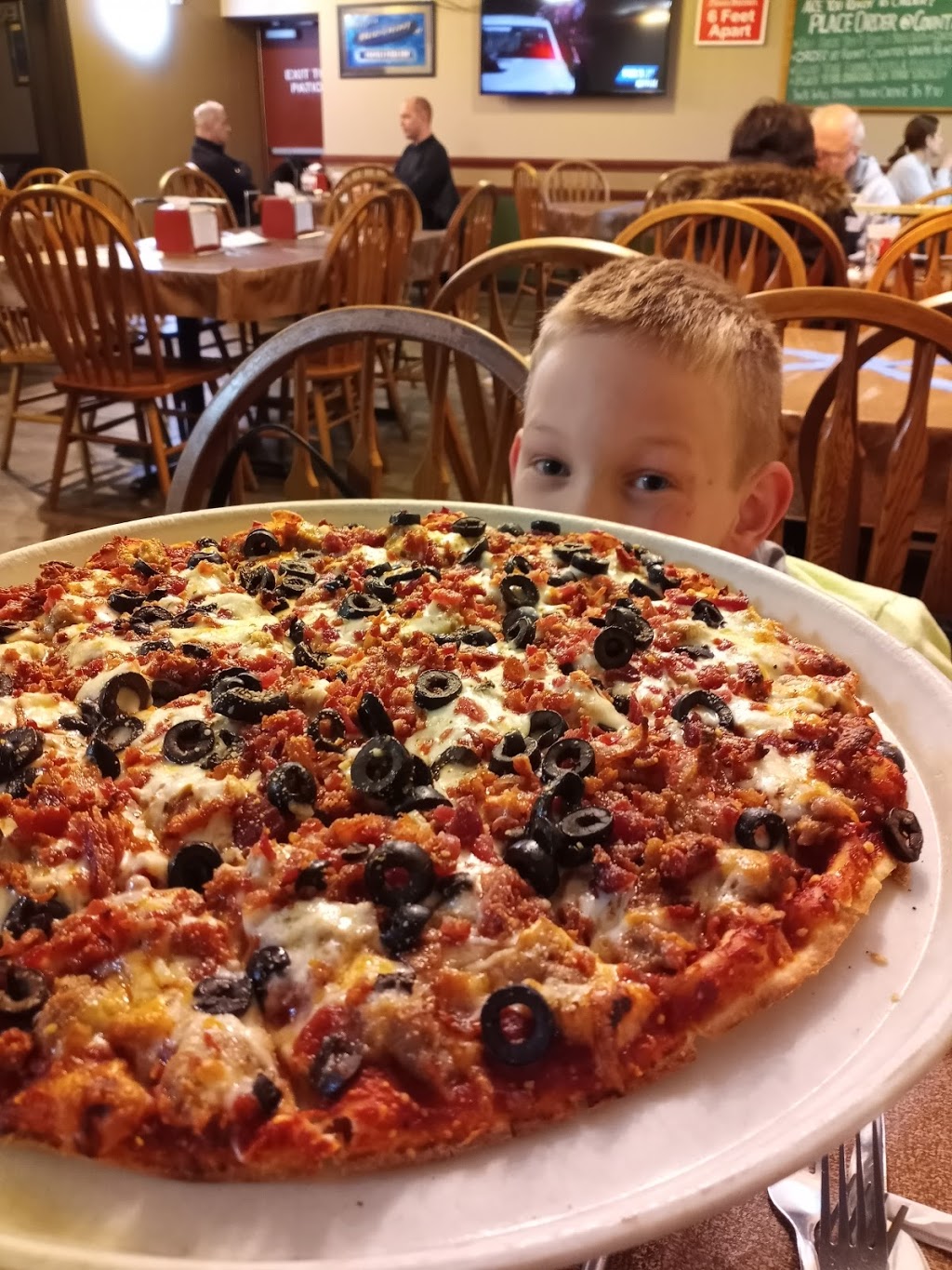 Fortels Pizza Den | 7932 MacKenzie Rd, St. Louis, MO 63123, USA | Phone: (314) 353-2360