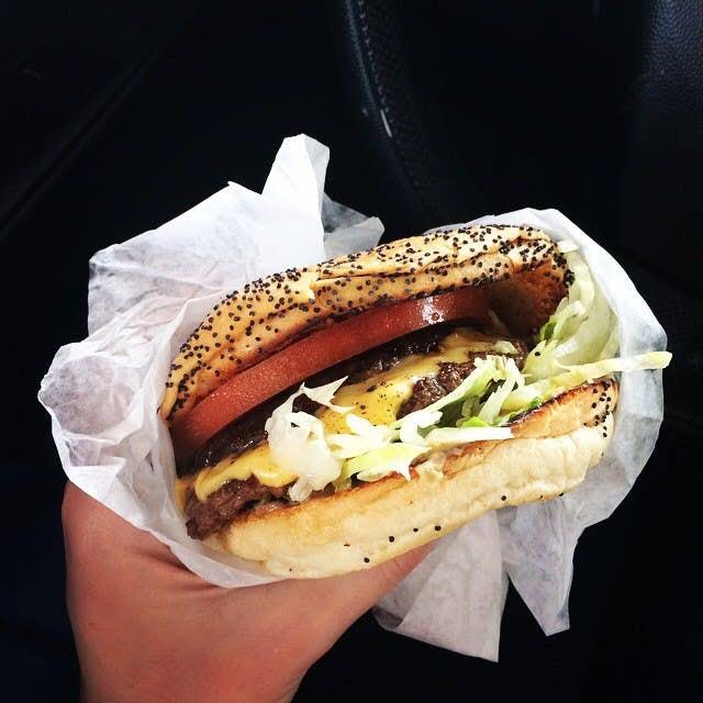 Kellers Hamburgers | 6537 E NW Hwy, Dallas, TX 75231, USA | Phone: (214) 368-1209