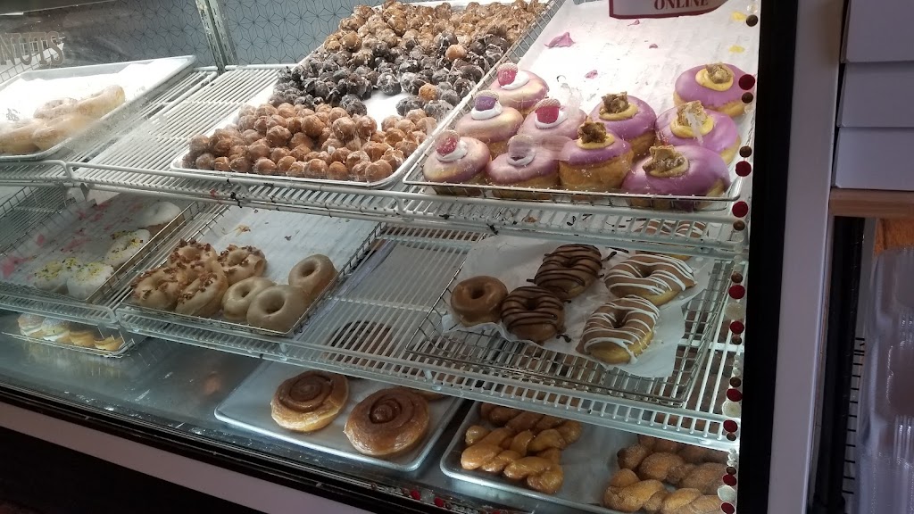 Emilys Donuts and Café | 7123 Merrimac Trail, Williamsburg, VA 23185, USA | Phone: (757) 345-3602