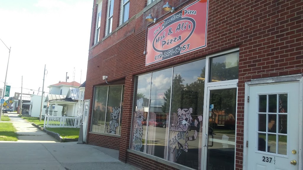 Mak & Alis Pizza | 233 N Main St, North Baltimore, OH 45872, USA | Phone: (419) 257-3167