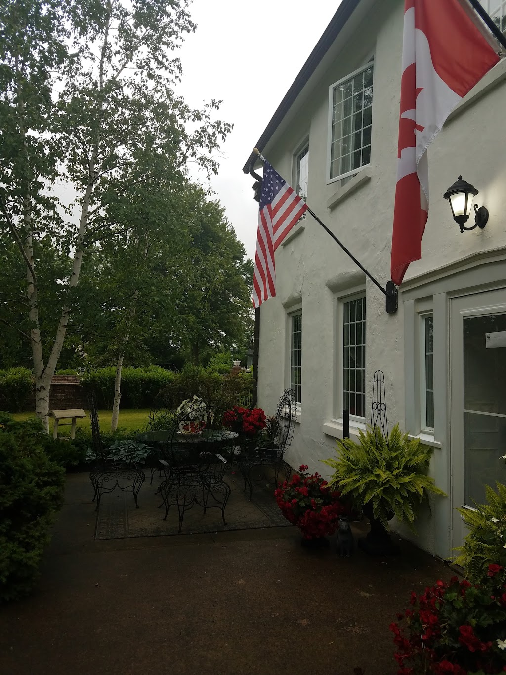 Danner House B&B | 12549 Niagara Pkwy, Niagara Falls, ON L2G 0P6, Canada | Phone: (905) 295-1805