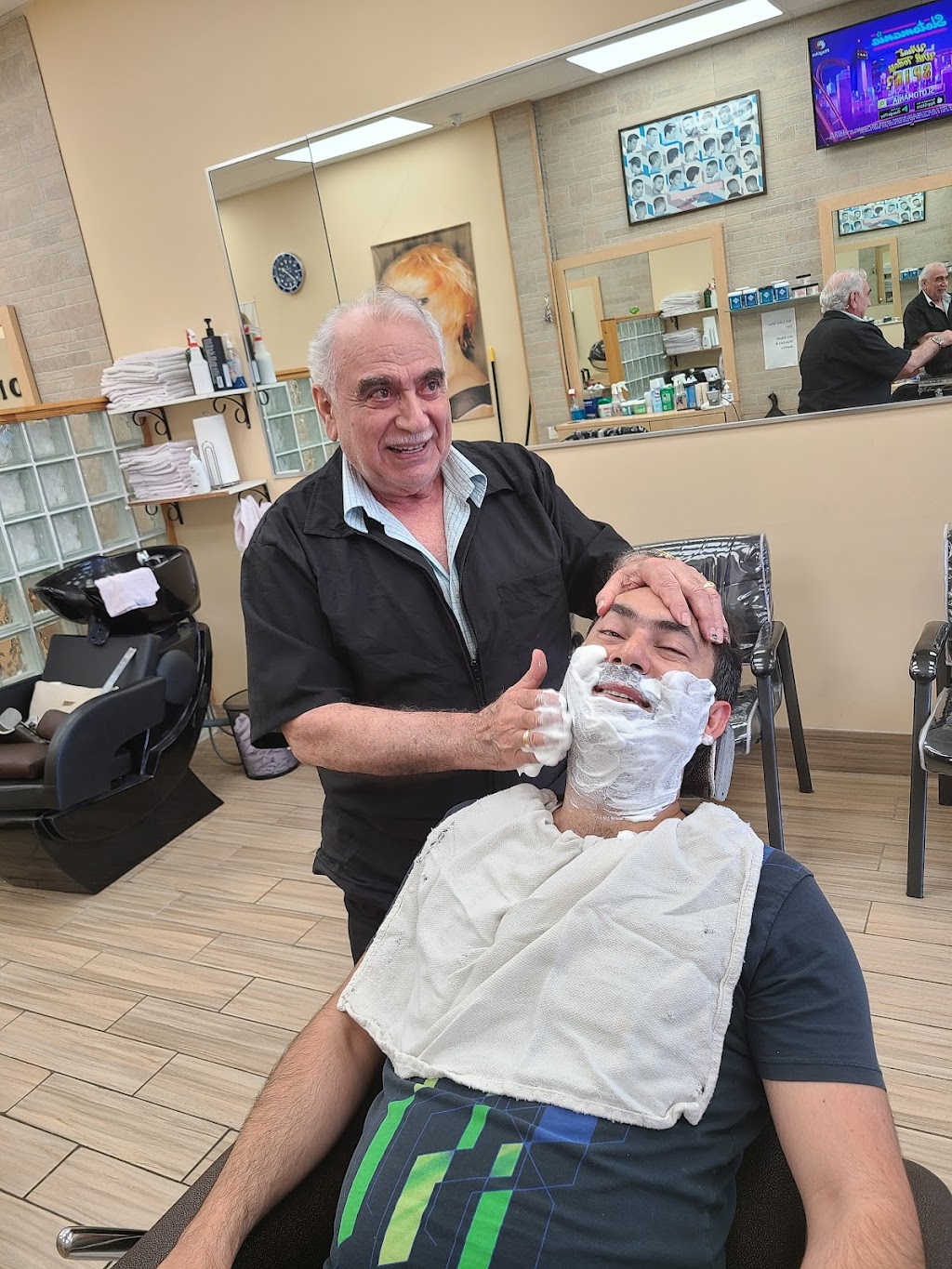Davis Barber Shop salon | 2050 Hillside Ave., North New Hyde Park, NY 11040, USA | Phone: (347) 401-1285