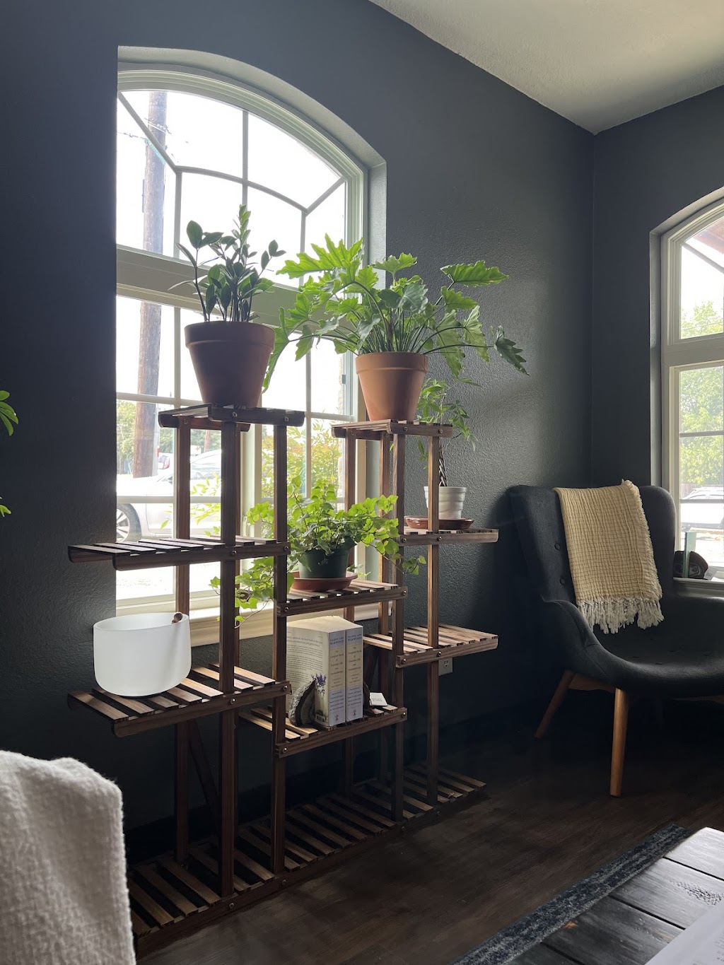 Flora Massage + Wellness Studio | 200 E Rentz St, Weatherford, TX 76086, USA | Phone: (682) 999-9323