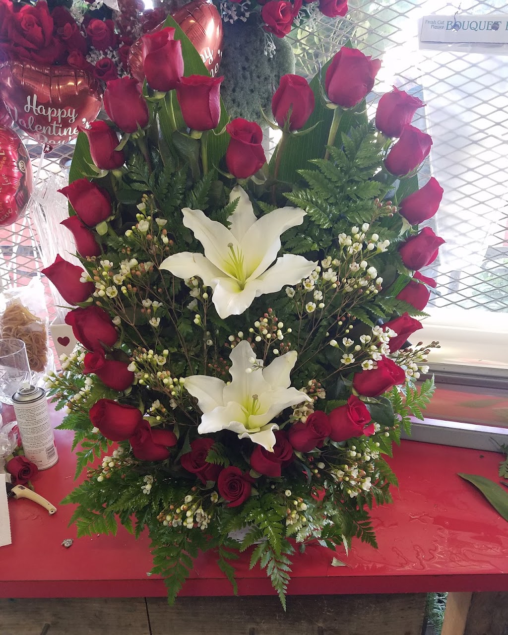 Arianas Flowers | 15700 Vanowen St, Lake Balboa, CA 91406, USA | Phone: (818) 429-4357