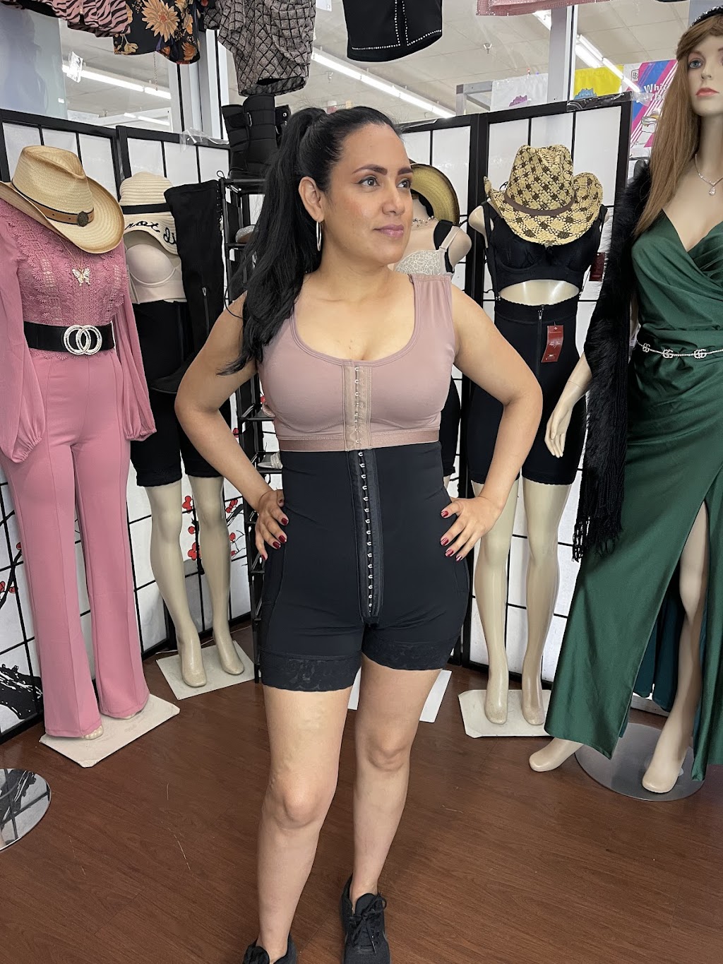 Ampy Curves | 999 N Waterman Ave D-26, San Bernardino, CA 92410, USA | Phone: (909) 977-6194