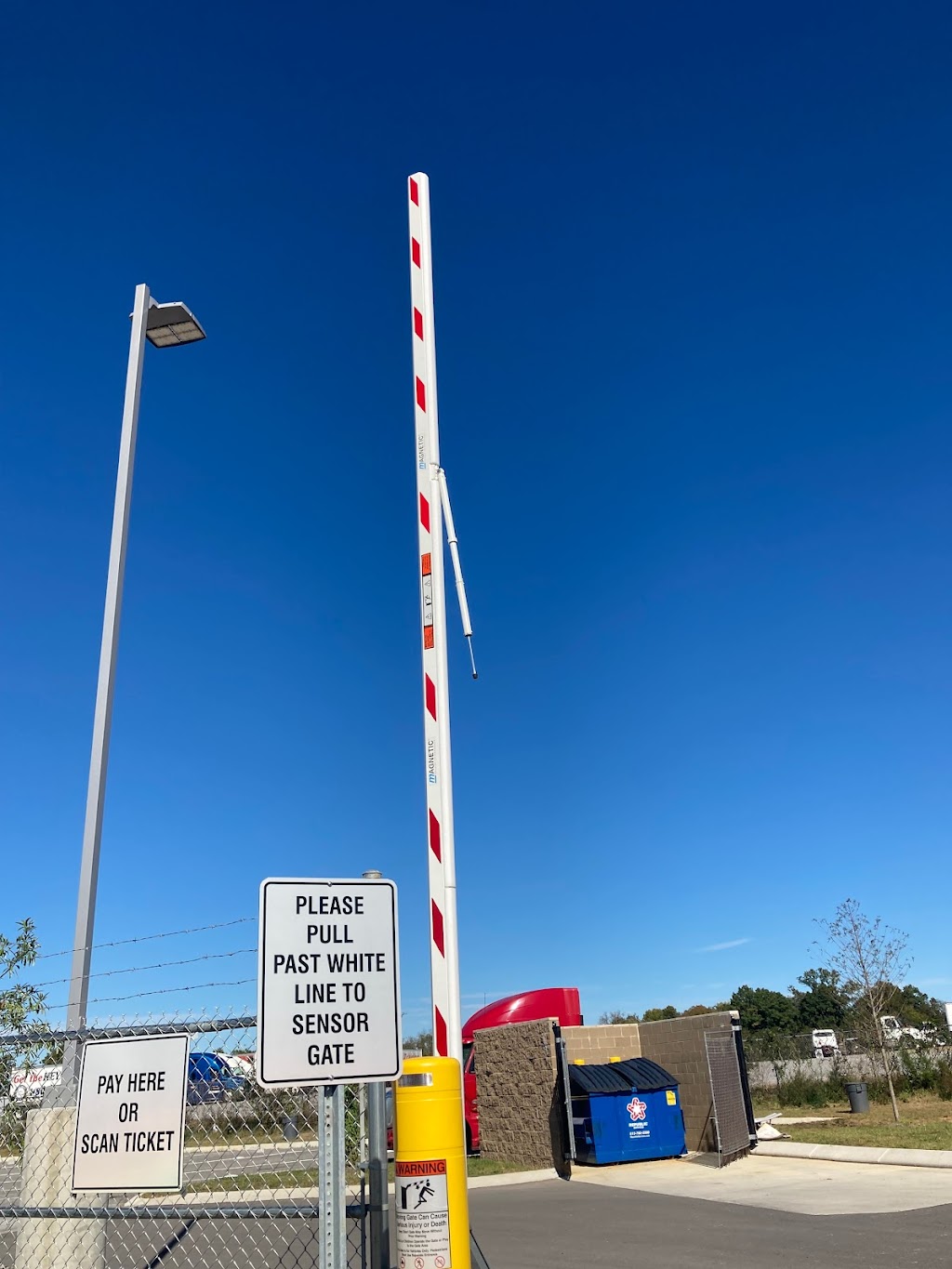 Big Rig Parking | 104 Forbus Dr, Murfreesboro, TN 37127, USA | Phone: (833) 727-5744