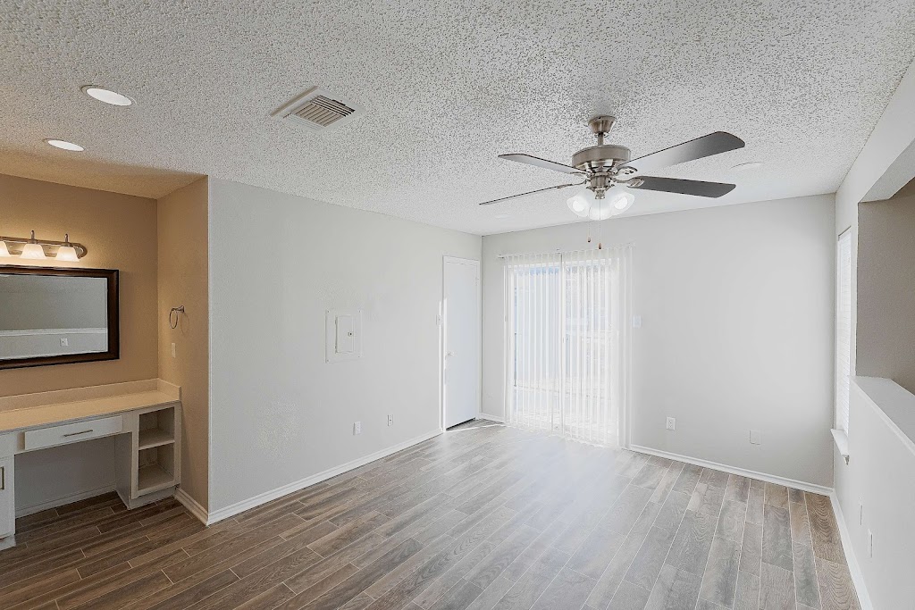 The Carmel Apartments | 1051 E Centerville Rd, Garland, TX 75041, USA | Phone: (972) 954-6417