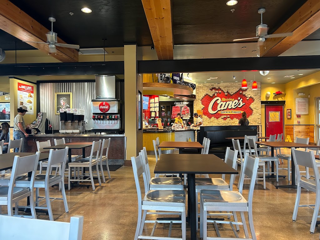 Raising Canes Chicken Fingers | 1406 S Main St, Boerne, TX 78006, USA | Phone: (830) 249-0039