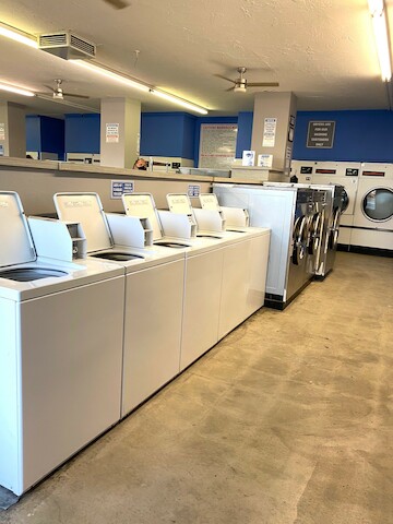 San Jacinto Family Laundry | 505 E Main St, San Jacinto, CA 92583, USA | Phone: (951) 430-1942