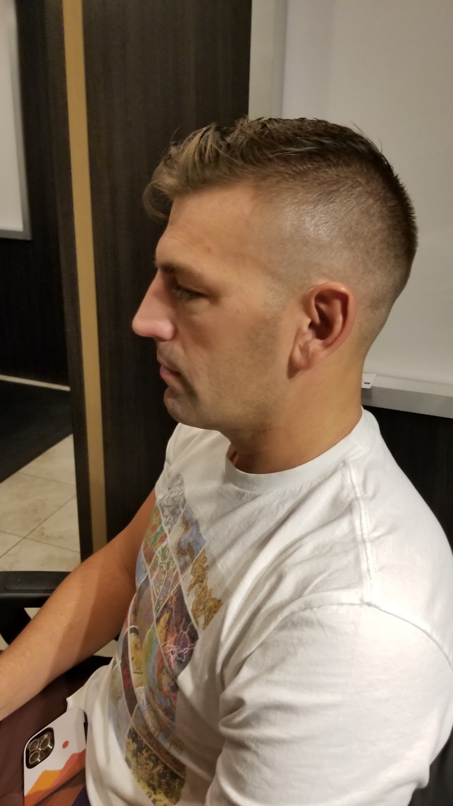 Jesses Barber Shop | 14 Shady Oak Rd, Hopkins, MN 55343, USA | Phone: (952) 933-9988