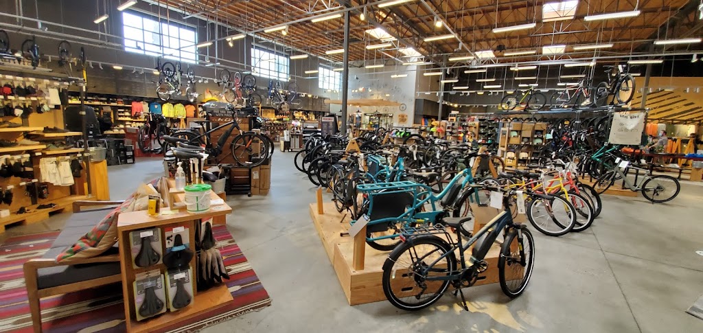 REI | 1900 Empire Ave, Burbank, CA 91504, USA | Phone: (818) 847-9509