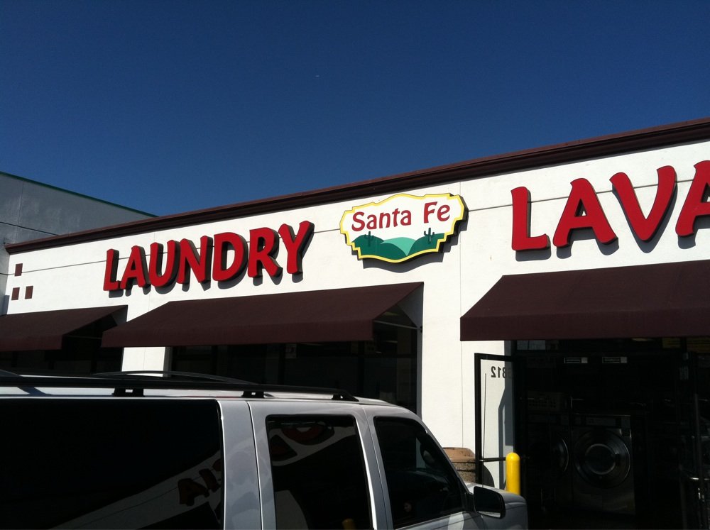 Santa Fe Lavanderia | 6816 De Soto Ave, Canoga Park, CA 91303 | Phone: (818) 227-5600