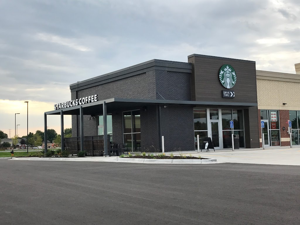 Starbucks | 1451 Adams St S, Shakopee, MN 55379, USA | Phone: (952) 403-1520