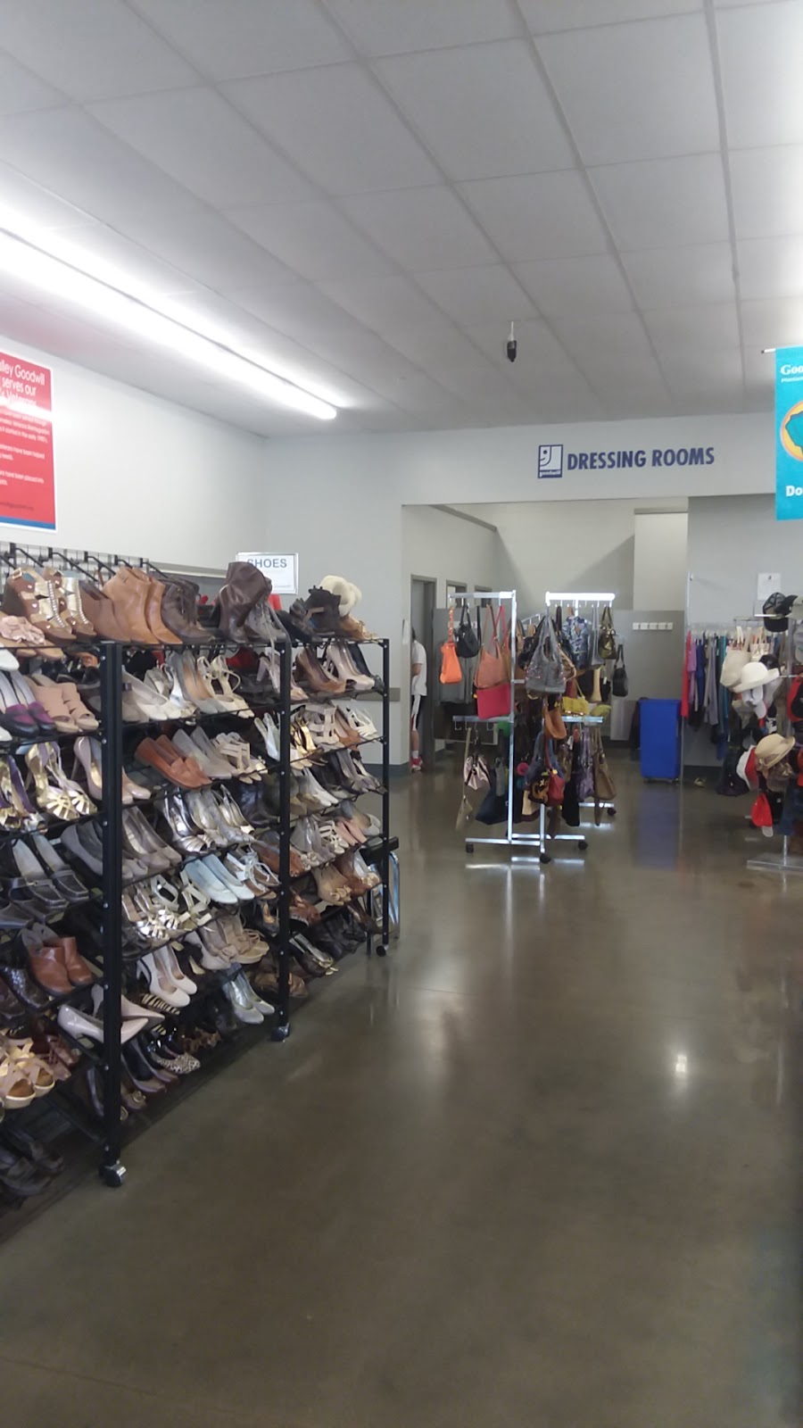 Lebanon Goodwill Store | 1161 E Main St, Lebanon, OH 45036 | Phone: (513) 932-6856