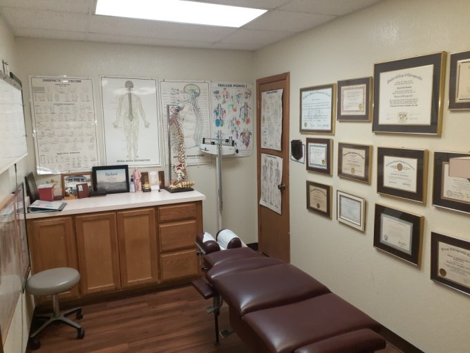 Modern Back and Neck Clinic | 4041 W Wheatland Rd #120, Dallas, TX 75237, USA | Phone: (972) 283-3300