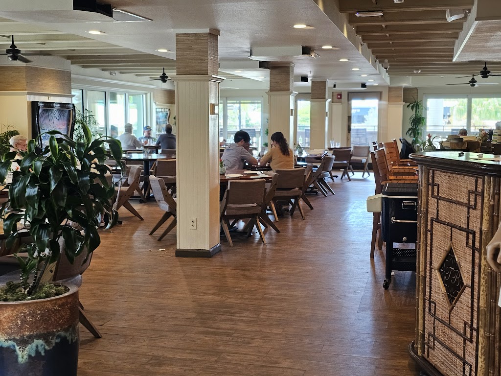 Tommy Bahama Restaurant, Bar & Store | 300 John Ringling Blvd Suite 137, Sarasota, FL 34236, USA | Phone: (941) 388-2888