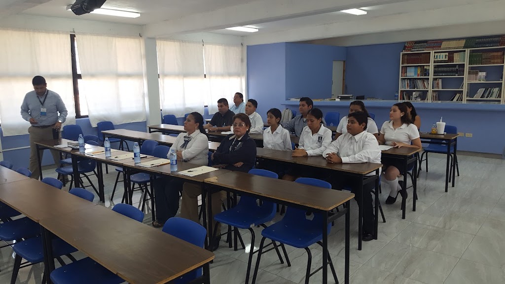 Preparatoria Municipal De Nuevo Laredo "Elena Poniatowska” | San Andrés, 88144 Nuevo Laredo, Tamps., Mexico | Phone: 867 101 4154