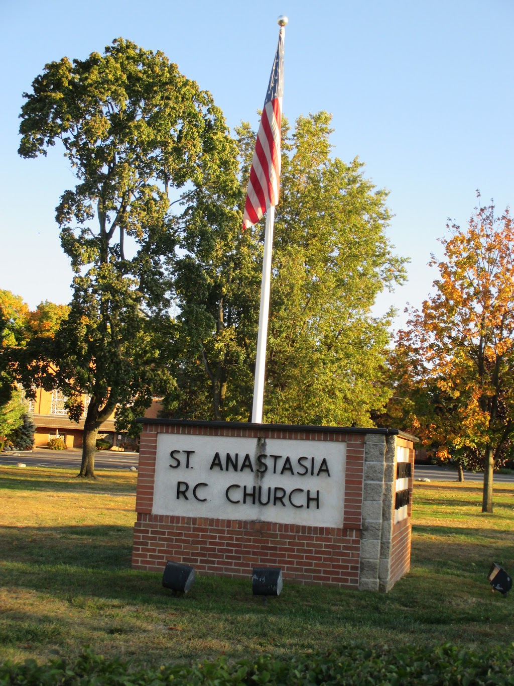 St Anastasia Roman Catholic Church | 1095 Teaneck Rd, Teaneck, NJ 07666, USA | Phone: (201) 837-3354