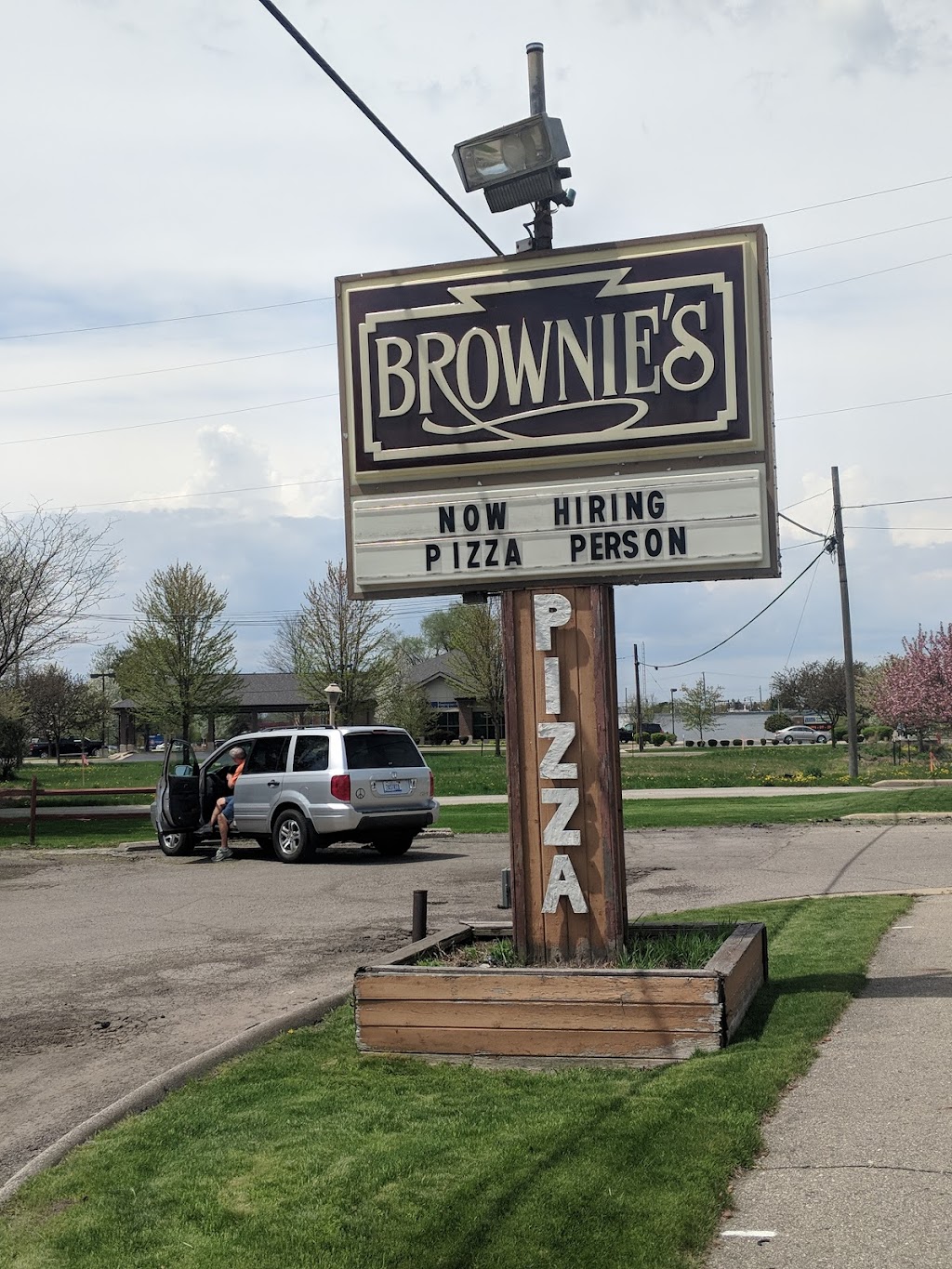 Brownies House of Pizza | 1002 W Chicago Blvd, Tecumseh, MI 49286, USA | Phone: (517) 423-8324
