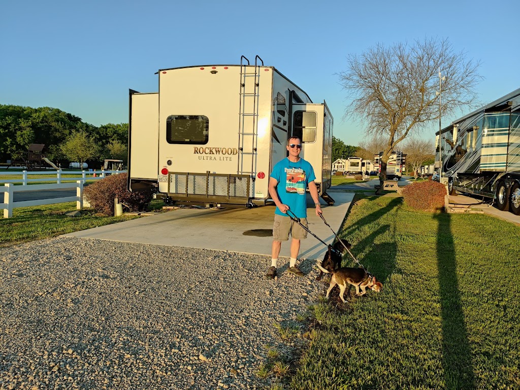 Bluebonnet Ridge RV Park | 16543 Farm to Market 429, Terrell, TX 75161, USA | Phone: (972) 524-9600