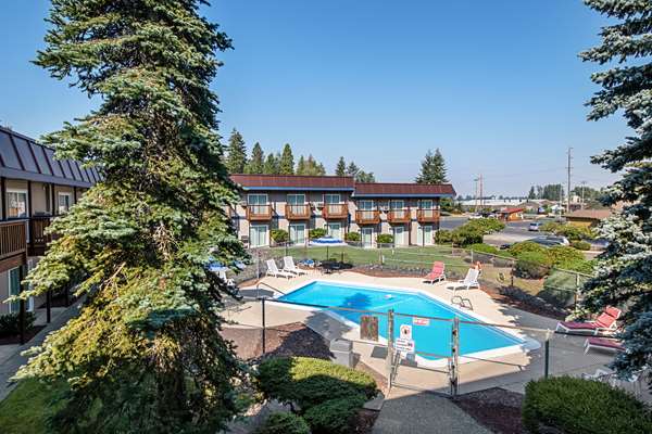 Rodeway Inn Enumclaw Mount Rainer-Crystal Mountain Area | 1334 Roosevelt Ave E, Enumclaw, WA 98022 | Phone: (360) 825-1626