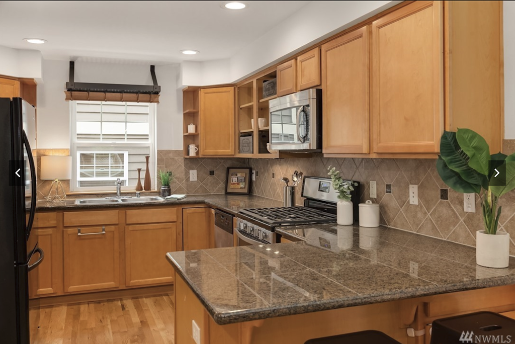 Innovative Home Renovations | 3711 NE 45th St, Seattle, WA 98105, USA | Phone: (206) 451-7212