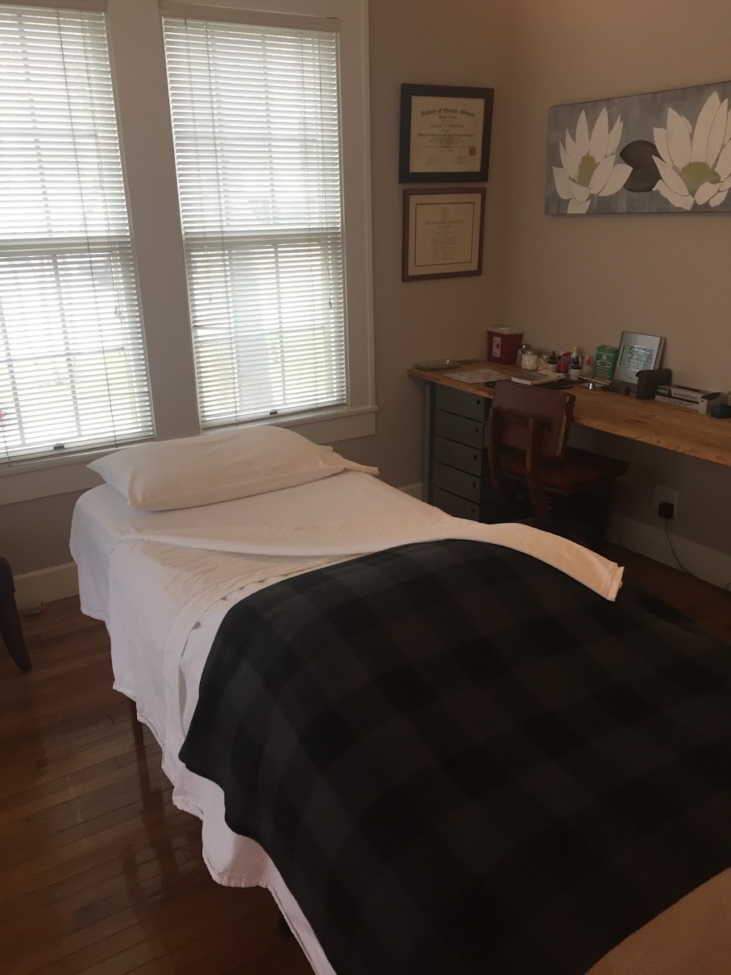 Hyde Park Wellness - Tama Henderson, L.Ac. | 411 E 45th St, Austin, TX 78751 | Phone: (512) 451-5726