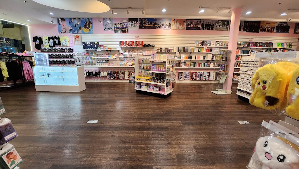 K Pop Pink Store | 1176 Galleria at Tyler #1176, Riverside, CA 92503, USA | Phone: (951) 977-5511