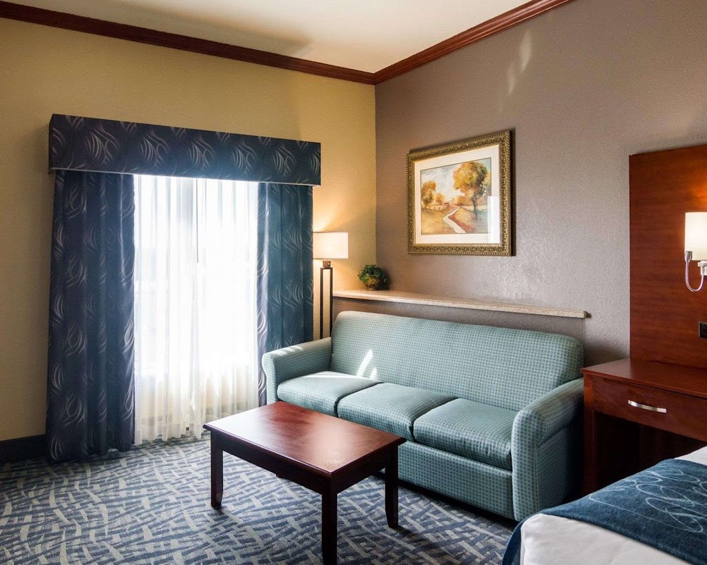 Comfort Suites Gainesville | 1715 I-35, Gainesville, TX 76240, USA | Phone: (940) 580-2191