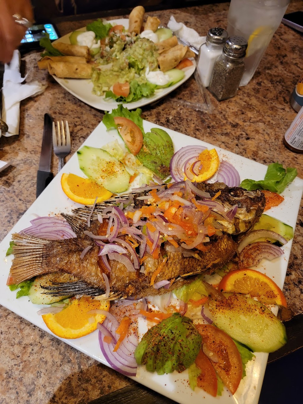 El Pescador | 9535 Long Beach Blvd, South Gate, CA 90280, USA | Phone: (323) 564-7993