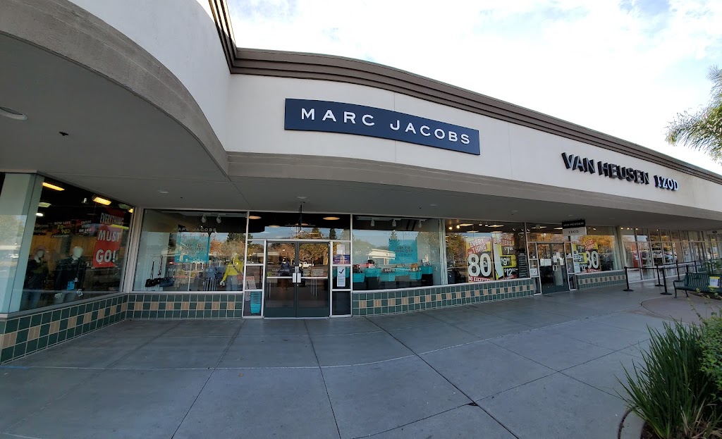 Marc Jacobs - Gilroy Premium Outlets | 8155 Arroyo Cir Suite A018, Gilroy, CA 95020, USA | Phone: (408) 709-5599