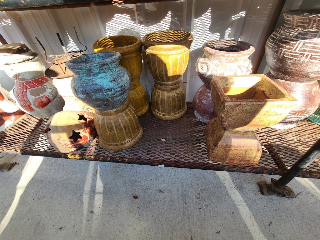 Home & Country Pottery | 128 Vista W, Pipe Creek, TX 78063, USA | Phone: (830) 688-0454