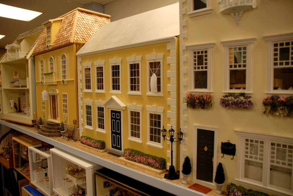 Lynlott Miniatures Dollhouse Junction | 223 Commercial Ave, Pittsburgh, PA 15215, USA | Phone: (412) 781-6445