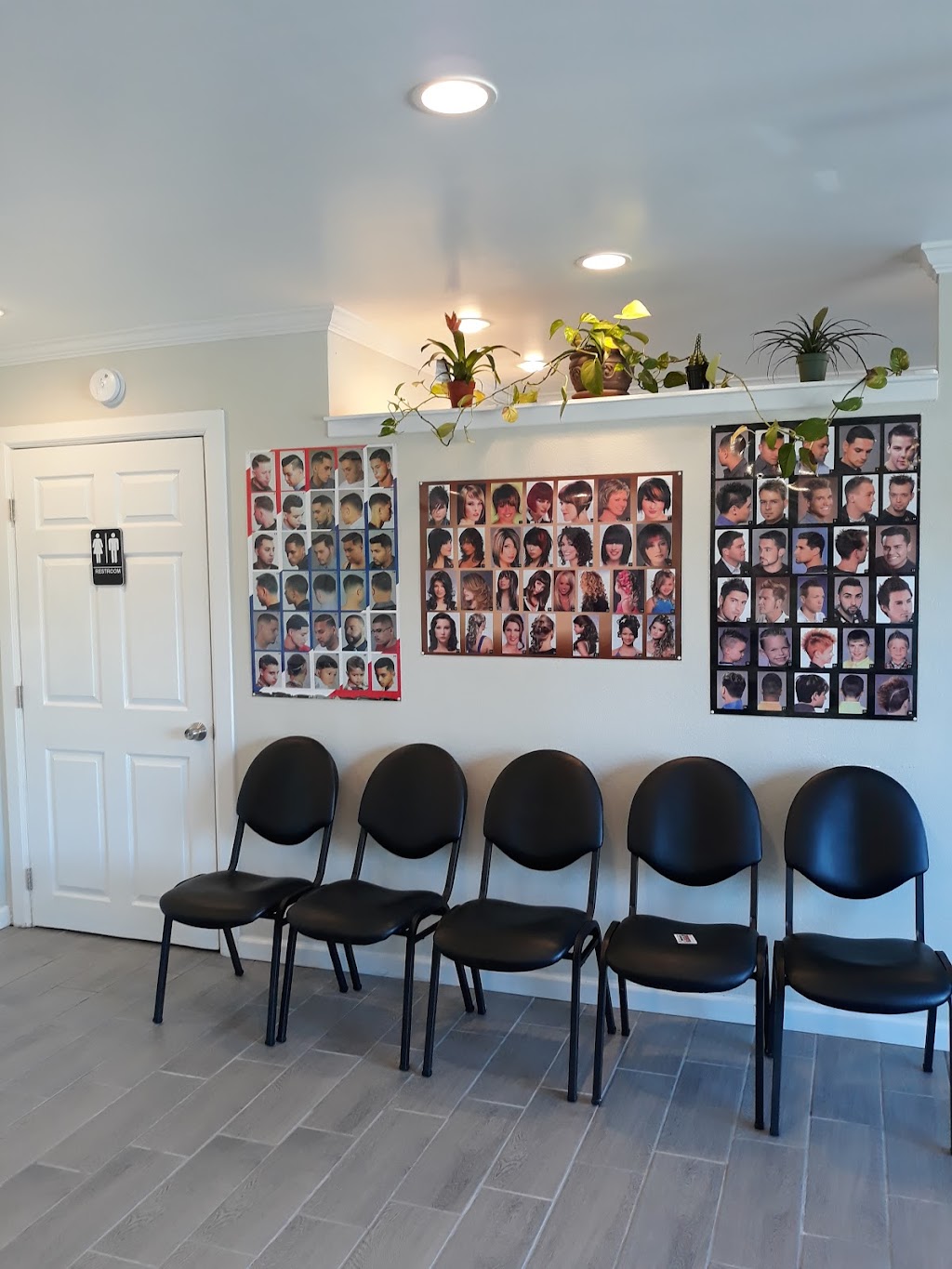 Chicas Como hair & barber salon | 472 N San Jacinto St, Hemet, CA 92543, USA | Phone: (951) 665-4040