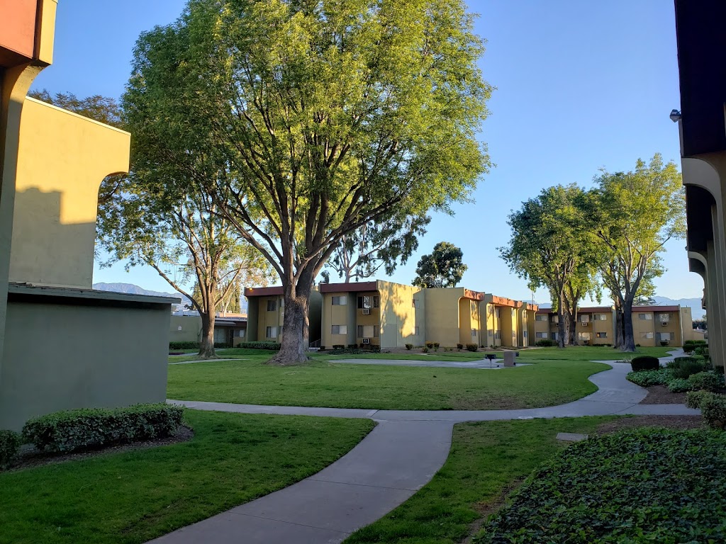 Cameron Park Apartments | 929 W Cameron Ave, West Covina, CA 91790, USA | Phone: (626) 338-2818