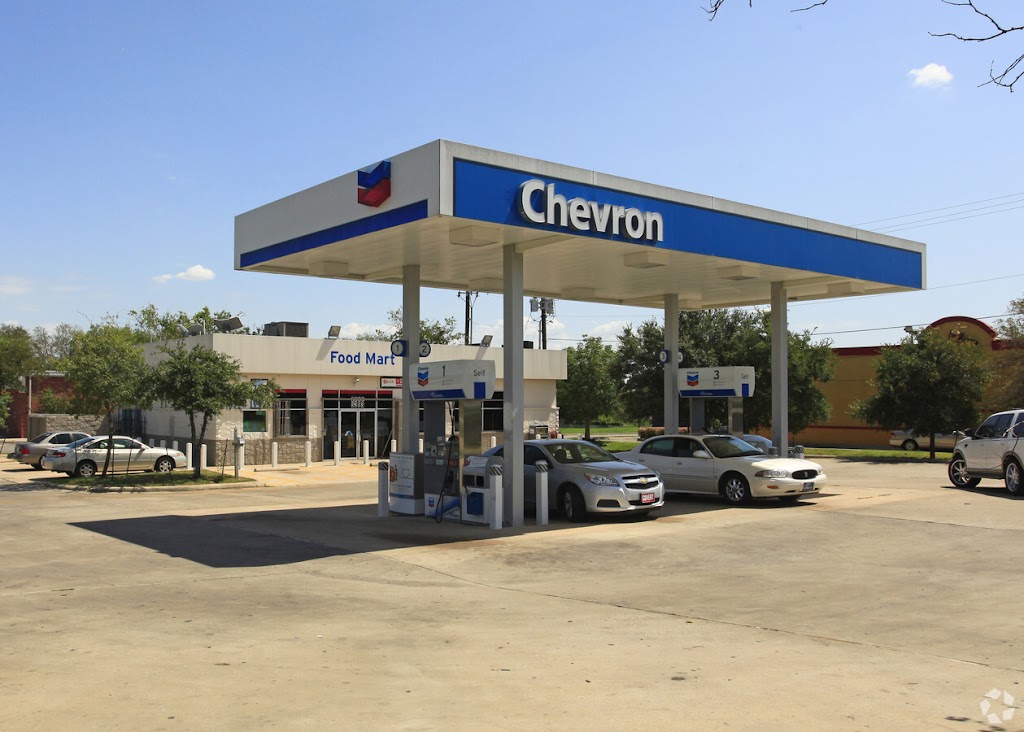 chevron | 5303 Nuckols Crossing Rd, Austin, TX 78744 | Phone: (512) 445-5059