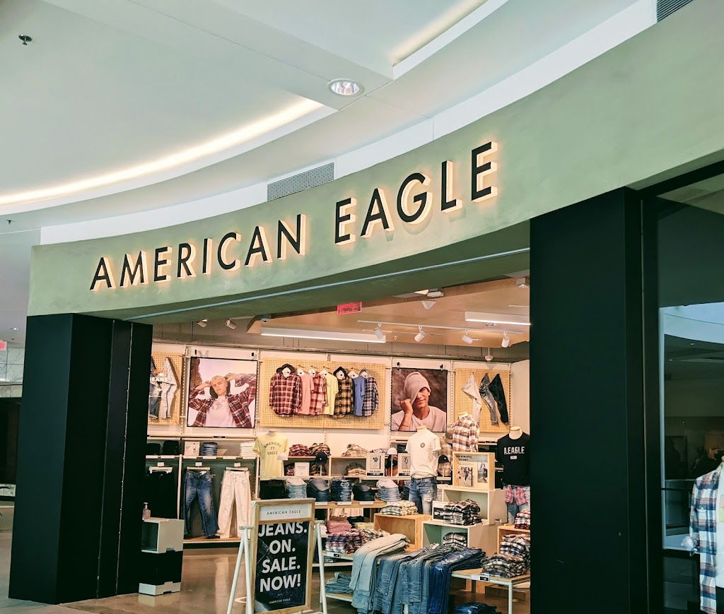 American Eagle & Aerie Store | 1100 S Hayes Street Space M5A, Arlington, VA 22202, USA | Phone: (703) 413-0102