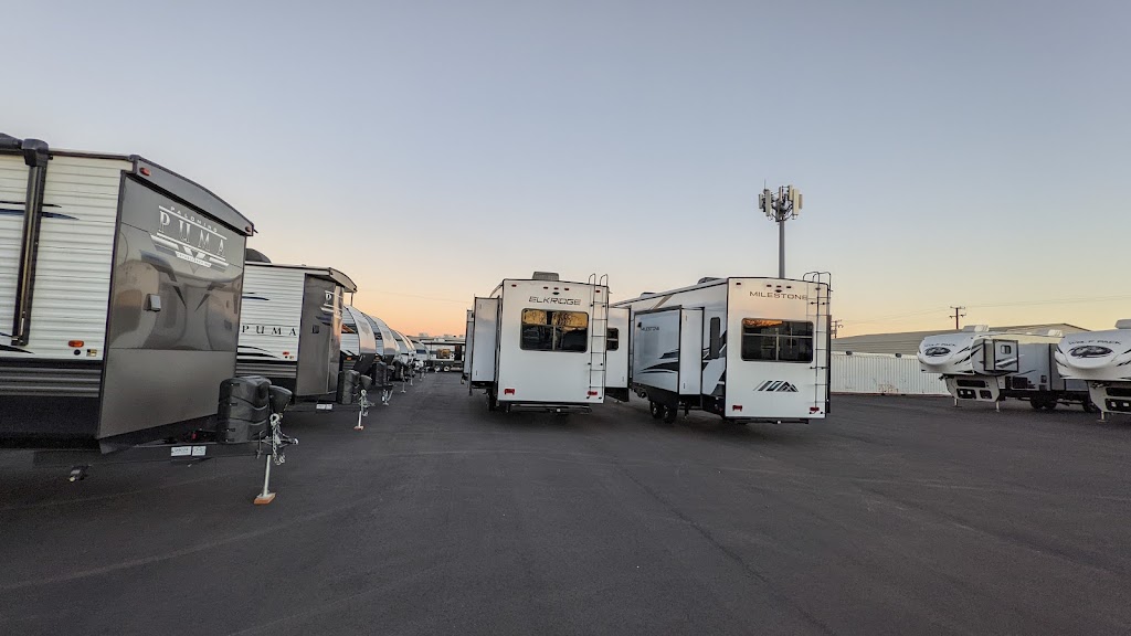 Beaumont RV | 910 Western Knolls Ave, Beaumont, CA 92223, USA | Phone: (800) 795-0991