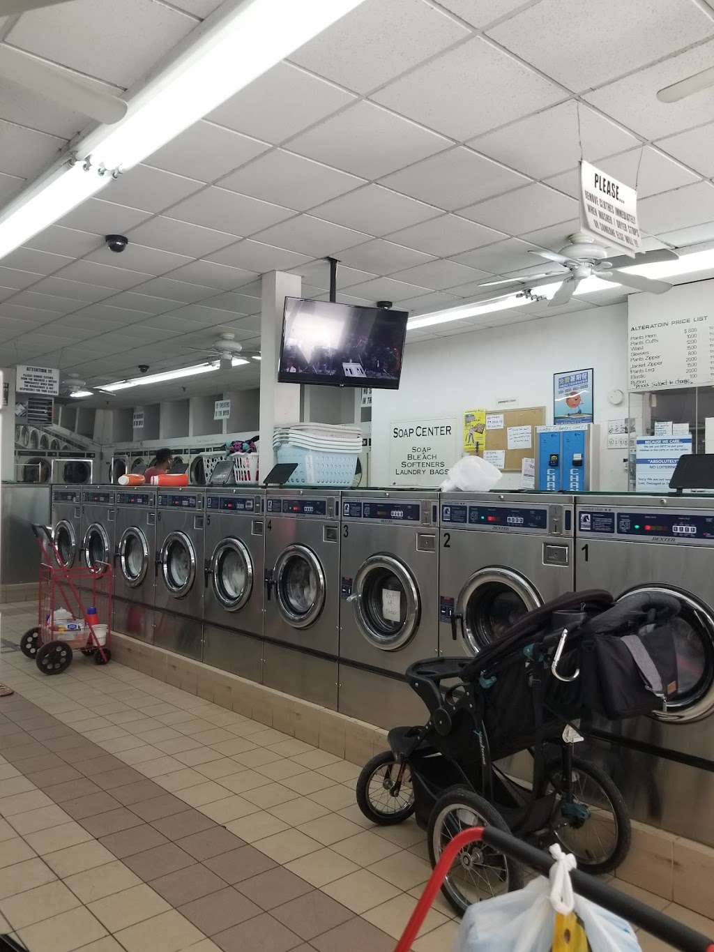 Happy Laundromat | 14475 Northern Blvd, Queens, NY 11354, USA | Phone: (718) 886-3503